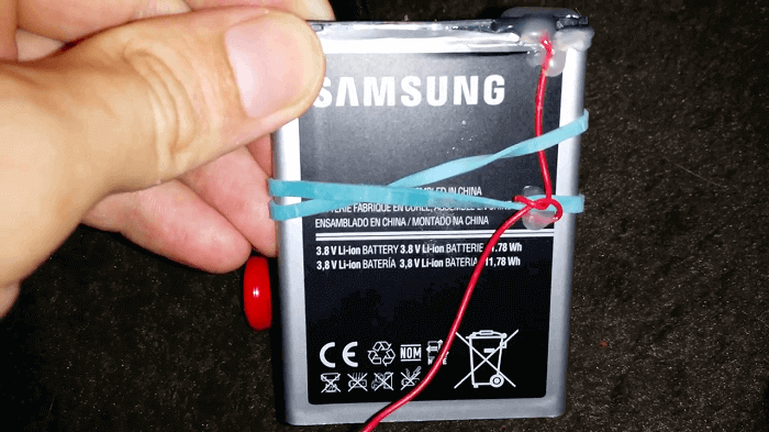 How to charge phone battery without phone